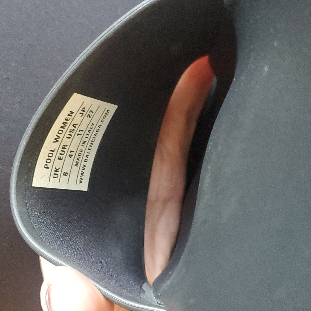 Brand new Balenciaga Black pool slide - Picture 7 of 7
